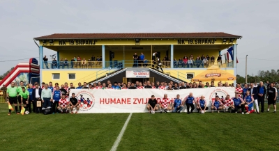 HUMANE ZVIJEZDE HRVATSKE U O.LUCI ODIGRALE UTAKMICU S VETERANIMA ORAŠJA, PRIHOD NAMIJENJEN ZA OŠ STJEPANA RADIĆA BOK