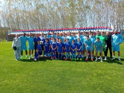 ŽELJEZNIČAR PRED OPASNOM NIZBRDICOM