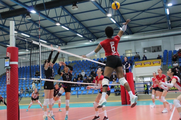 U Orašju održano finale kupa BiH u odbojci. OK Radnik i ŽOK Gacko osvojili pobjedničke pokale